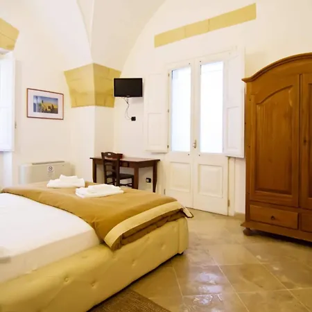 莱切拉贝拉住宿加早餐酒店 3* 莱切