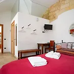 La Bella לינה וארוחת בוקר 3*