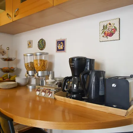 La Bella Bed & Breakfast